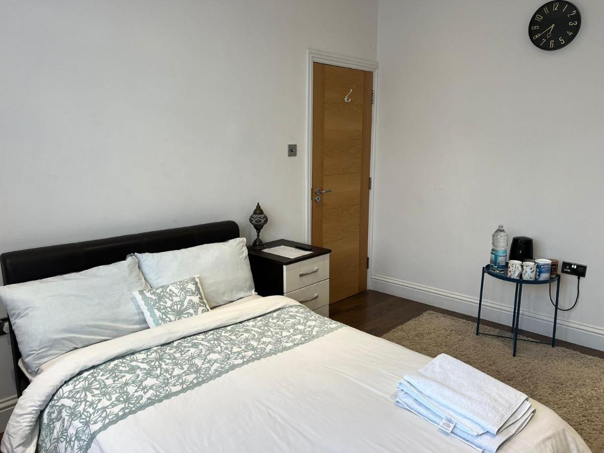 Deluxe Homestay Near Tottenham Hotspur Stadium 런던 외부 사진