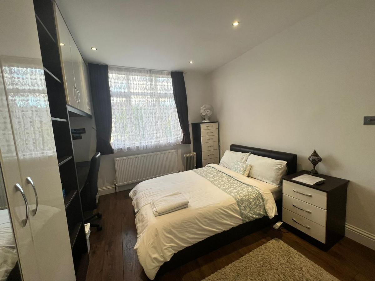 Deluxe Homestay Near Tottenham Hotspur Stadium 런던 외부 사진